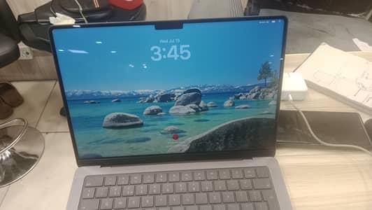 MacBook Pro M3 Pro 14" 18GB/512GB | 100% Battery | Only 12 Cycles