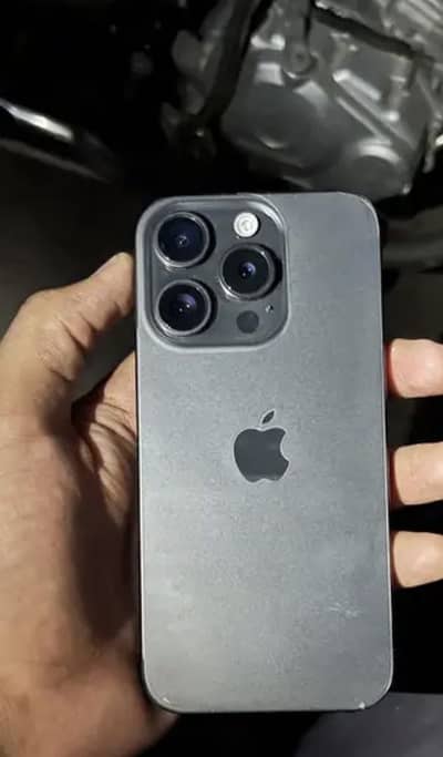Iphone 15 Pro jv 128gb 10/10 waterpack