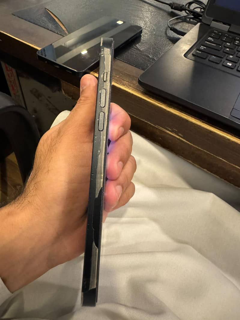 Apple iPhone 14 plus 3
