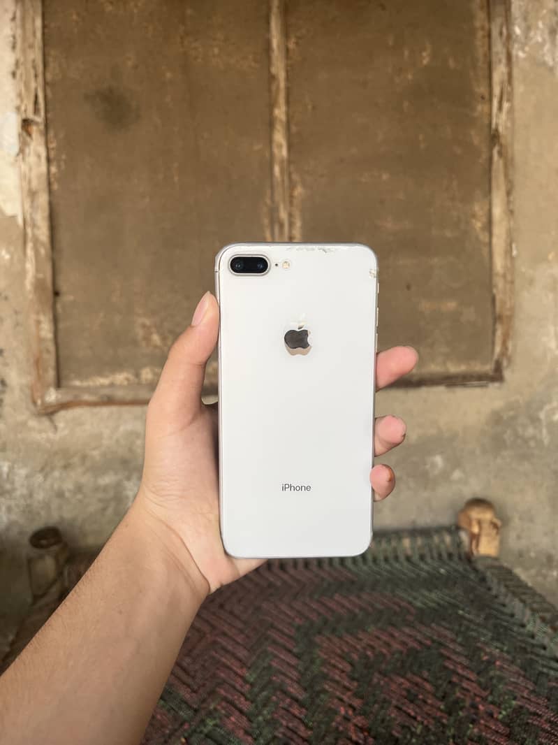 Apple iPhone 8 Plus 0