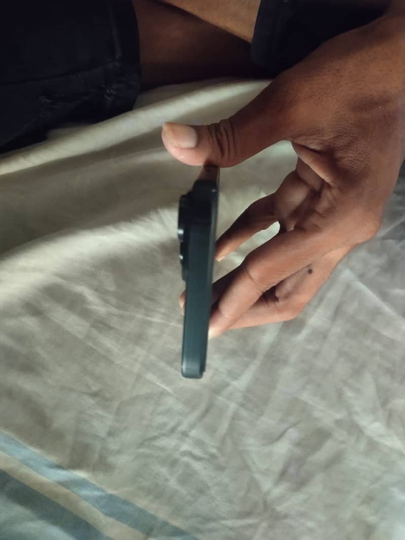 Apple iPhone 15 2