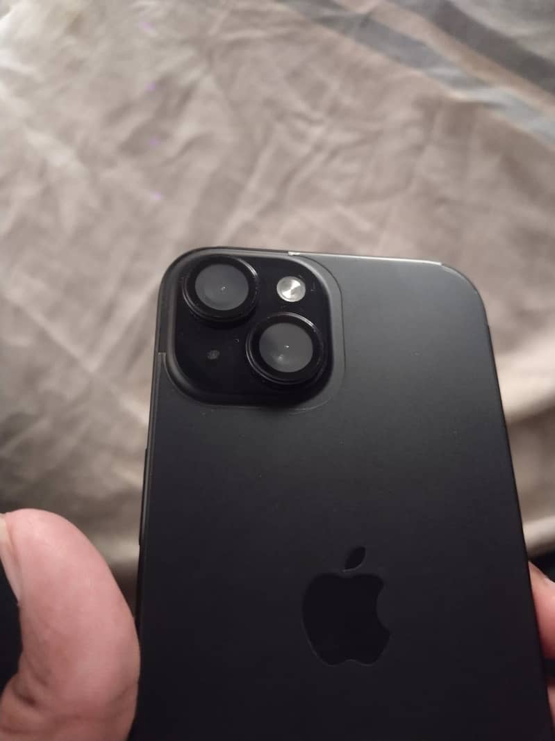 Apple iPhone 15 4