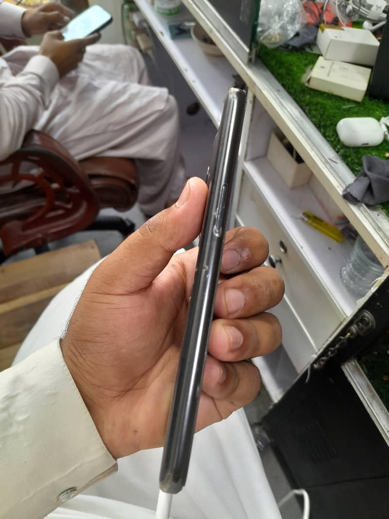 One Plus 10T 4