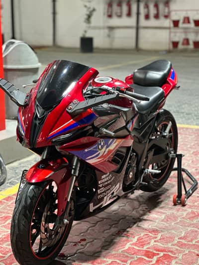 BMW S1000r