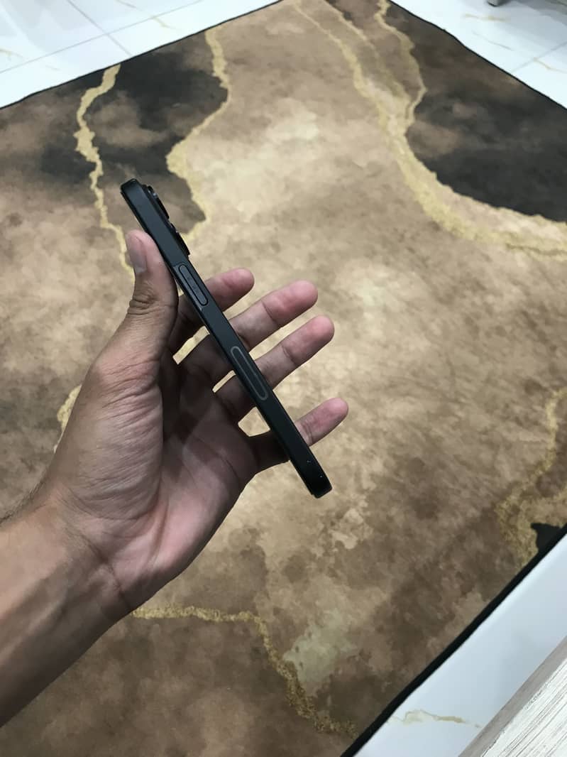 Apple iPhone 15 4