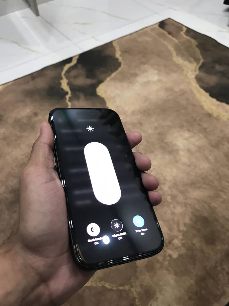 Apple iPhone 15 6