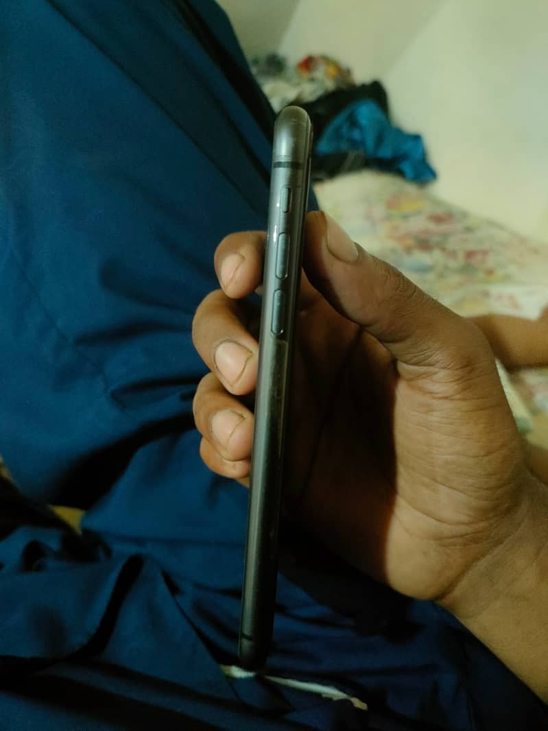 Apple iPhone 11 2