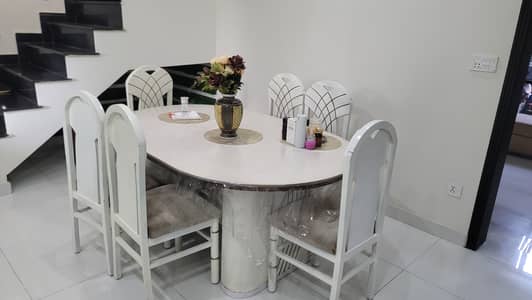 Dining Table for sale in Dico paint