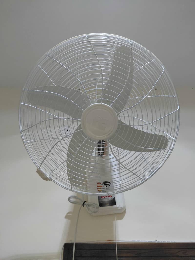 Royal Bracket Fan 0