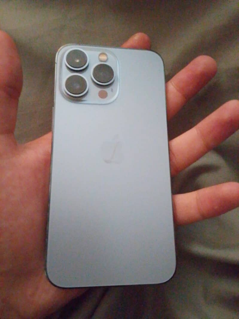 Apple iPhone 13 Pro 1
