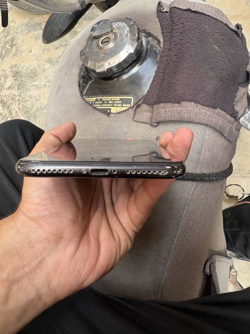 Apple iPhone 7 Plus 1