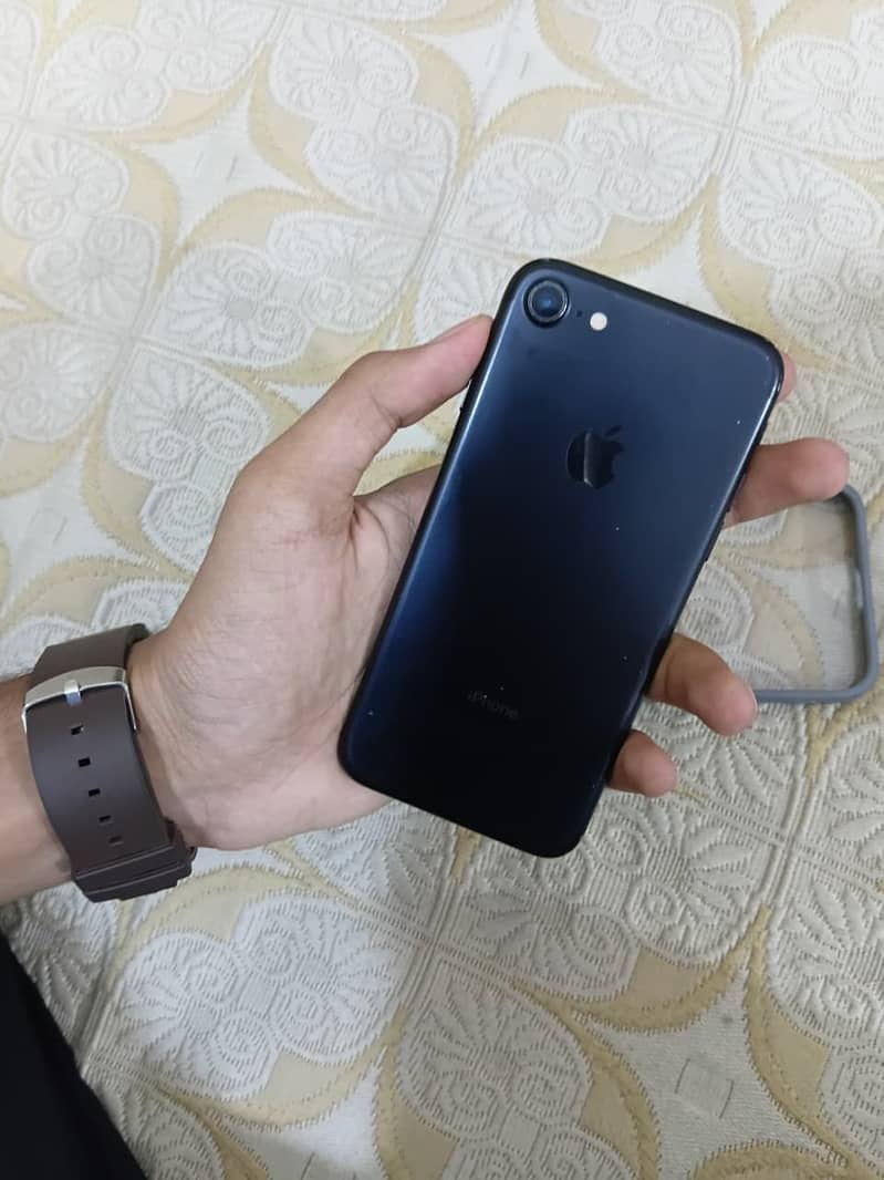Apple iPhone 7 7