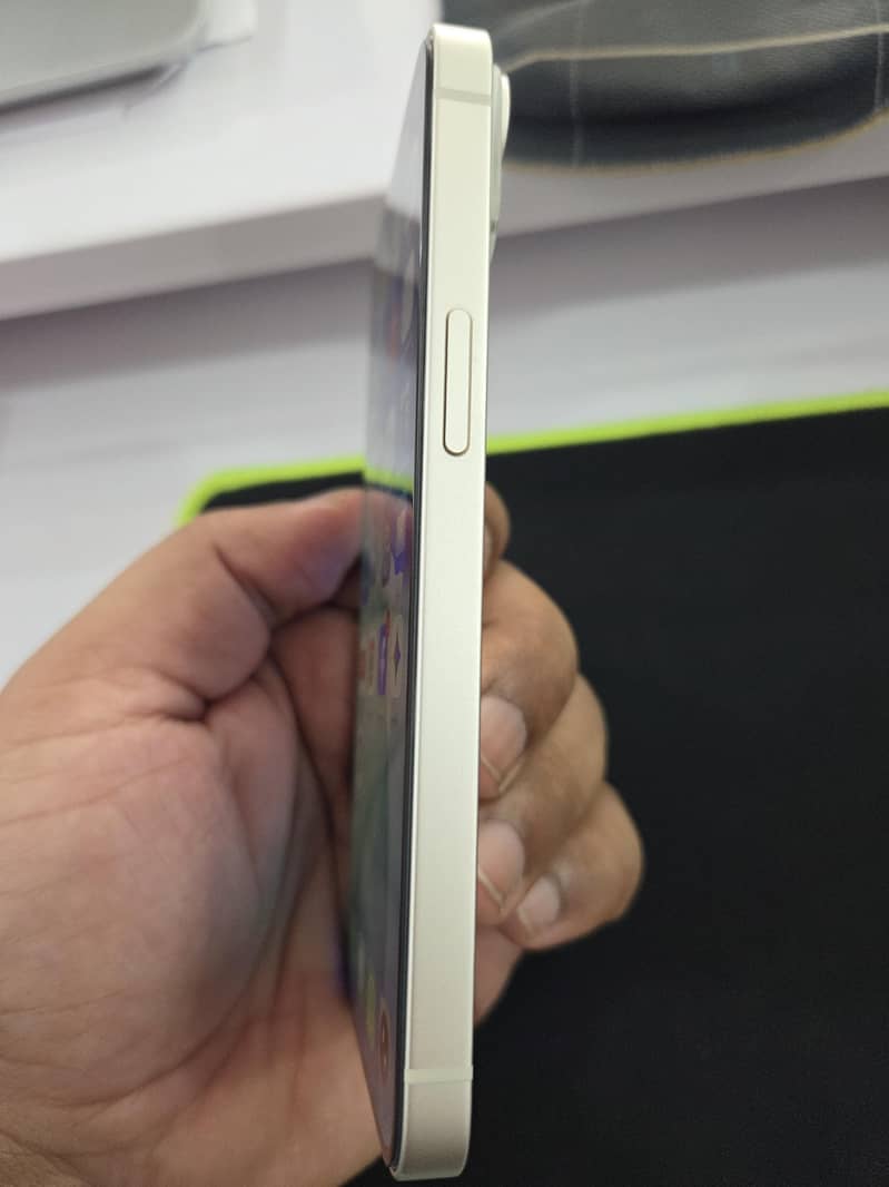 Apple iPhone 14 3