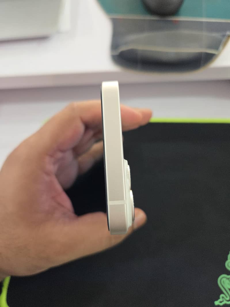 Apple iPhone 14 6