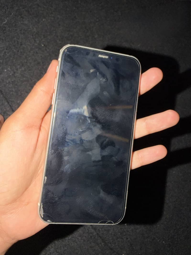 Apple iPhone 11 4