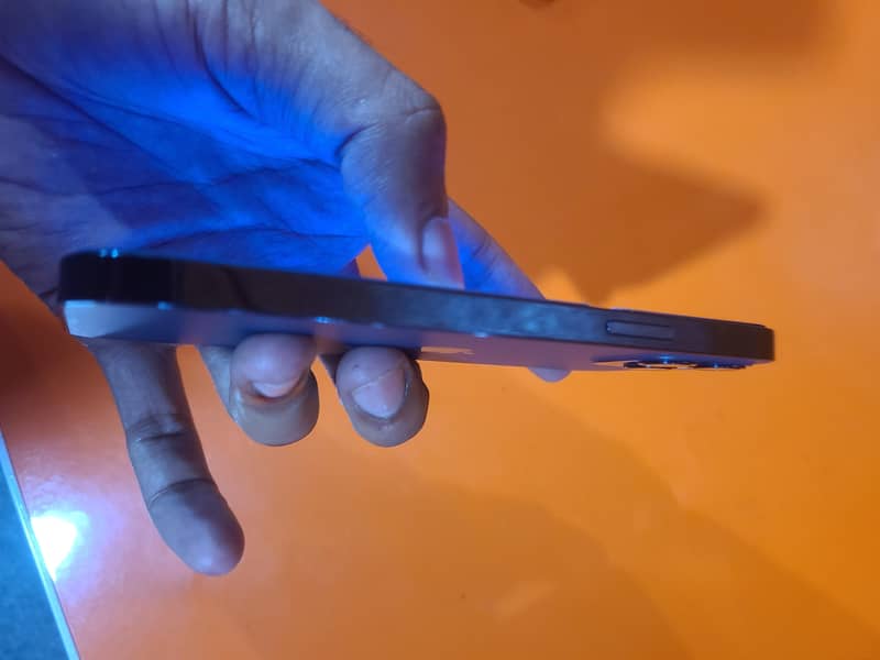 Apple iPhone 12 Pro 2