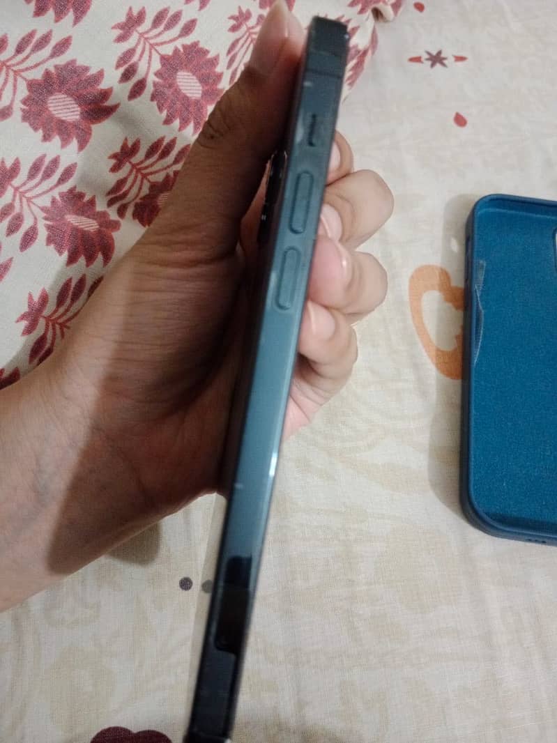 Apple iPhone 12 Pro 0