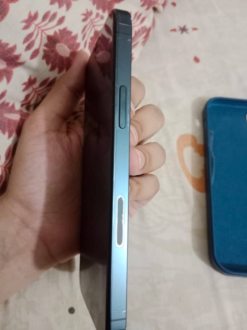 Apple iPhone 12 Pro 1