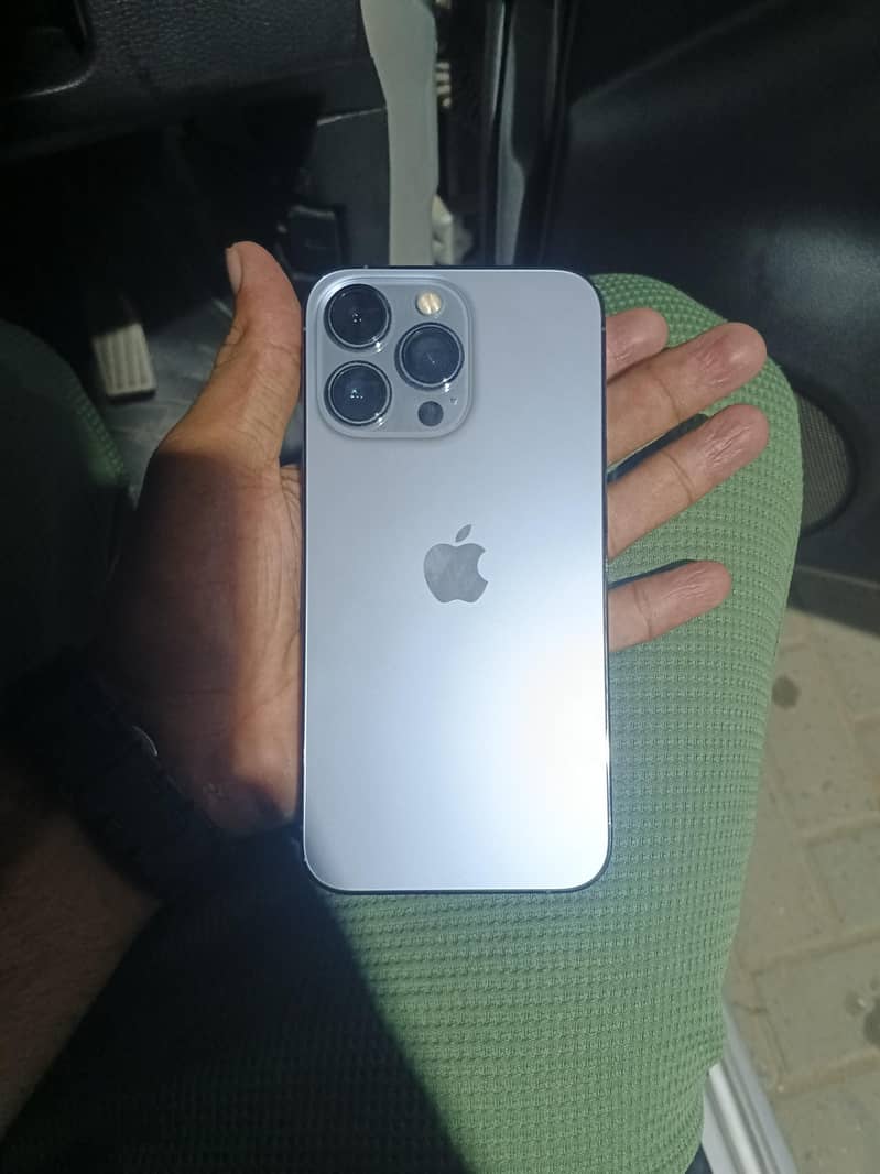 Apple iPhone 13 Pro 0