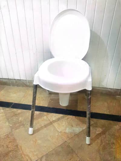 commode plastic brand new