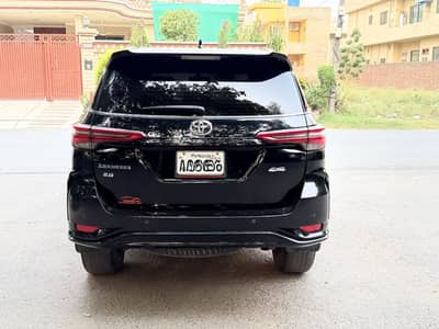 Toyota Fortuner Legender 2023