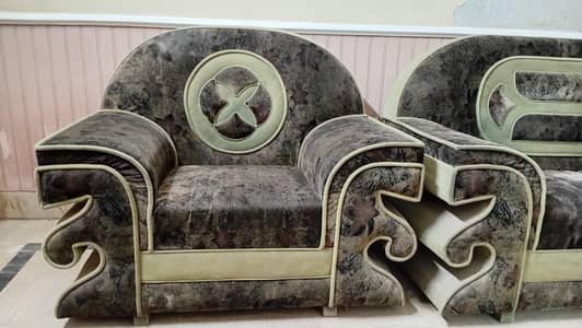6 sitter Sofa in good Condition