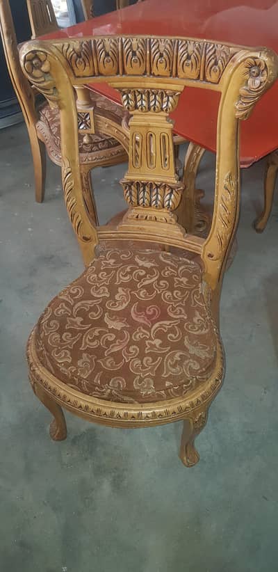 6 seater wooden dining table in good condition