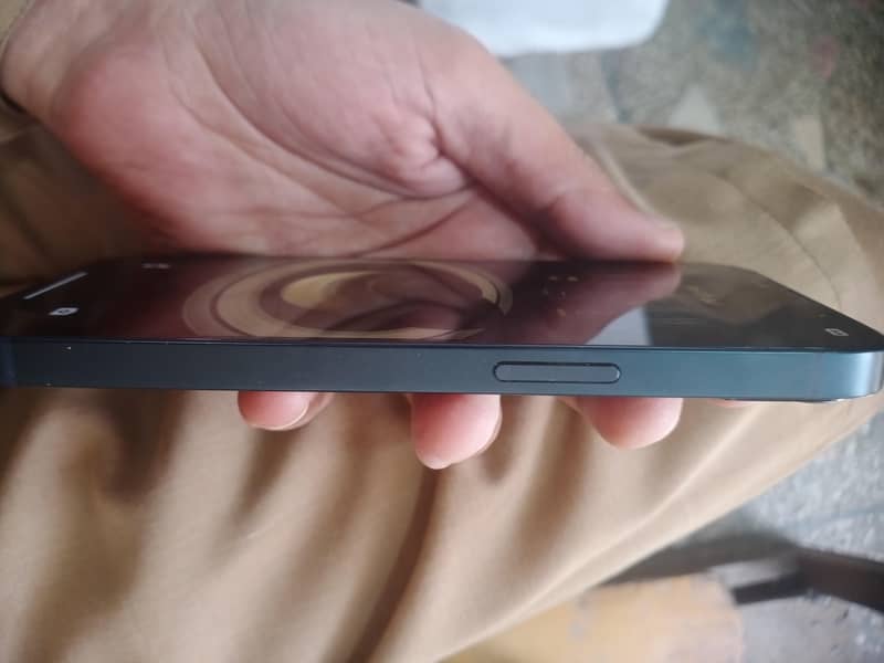 Apple iPhone 13 1
