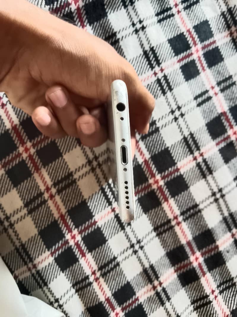 Apple iPhone 6 5
