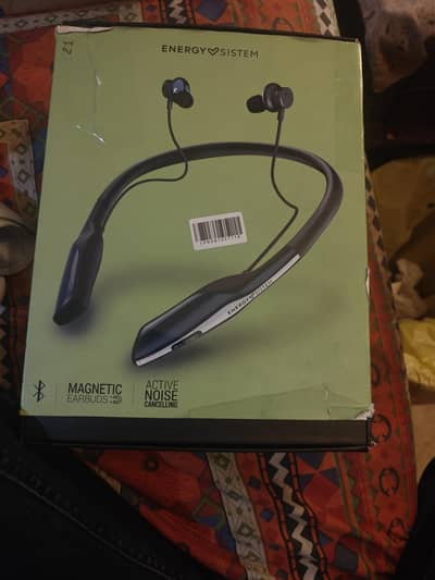 energy neckband by travel 8