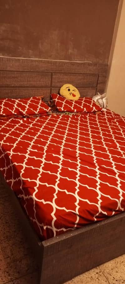 king size bed, 3 door cupboard and dressing table