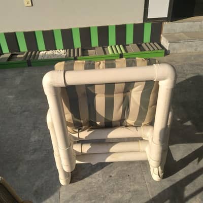 Garden furniture with decor items