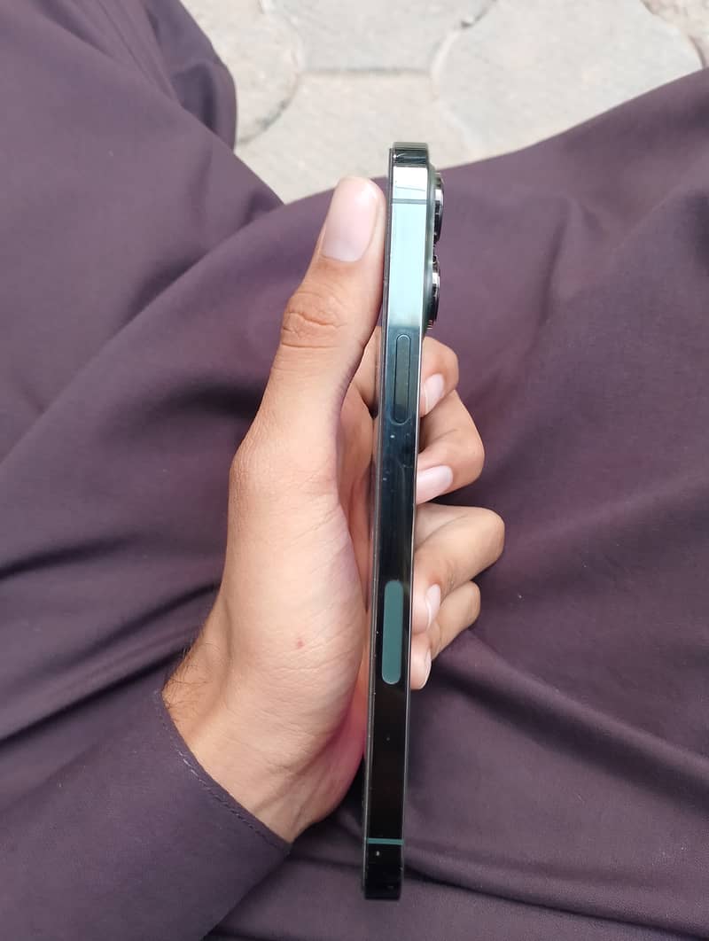 iphone 13 pro max 4