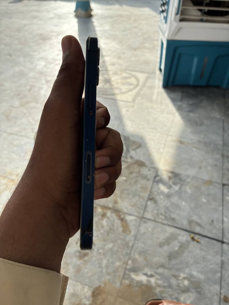 Apple iPhone 12 3