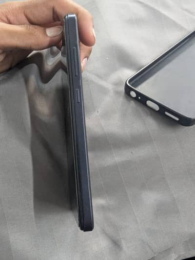 I'm selling my Itel A50.6gb/64gb