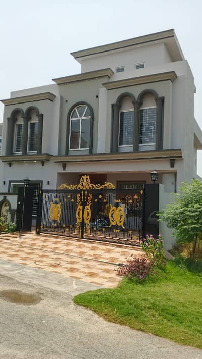 10 Marla brand new house available for sale