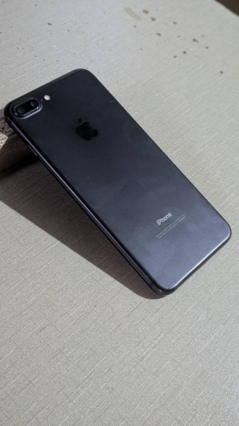 Apple iPhone 7 Plus 1