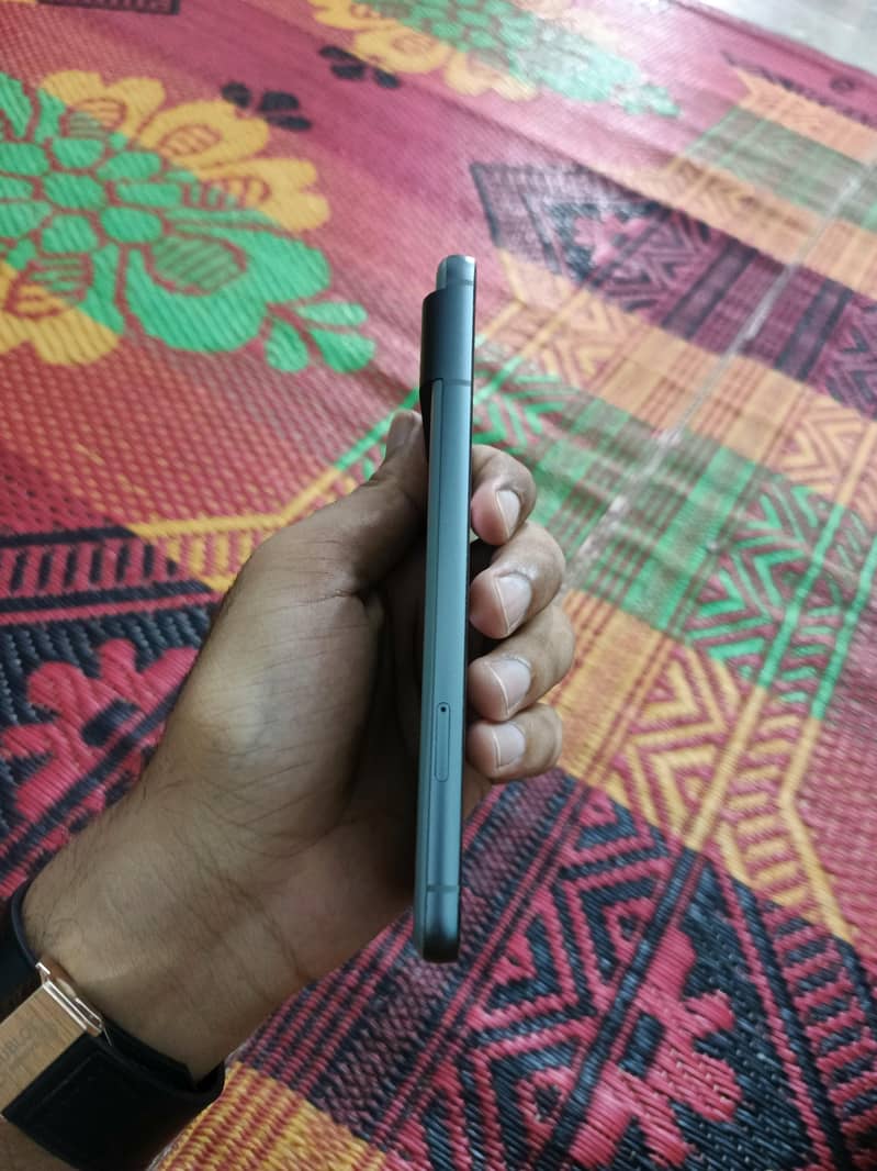 Google Pixel 8 3