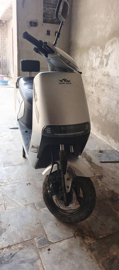 good scooter no batteries but still very good Ramza G7