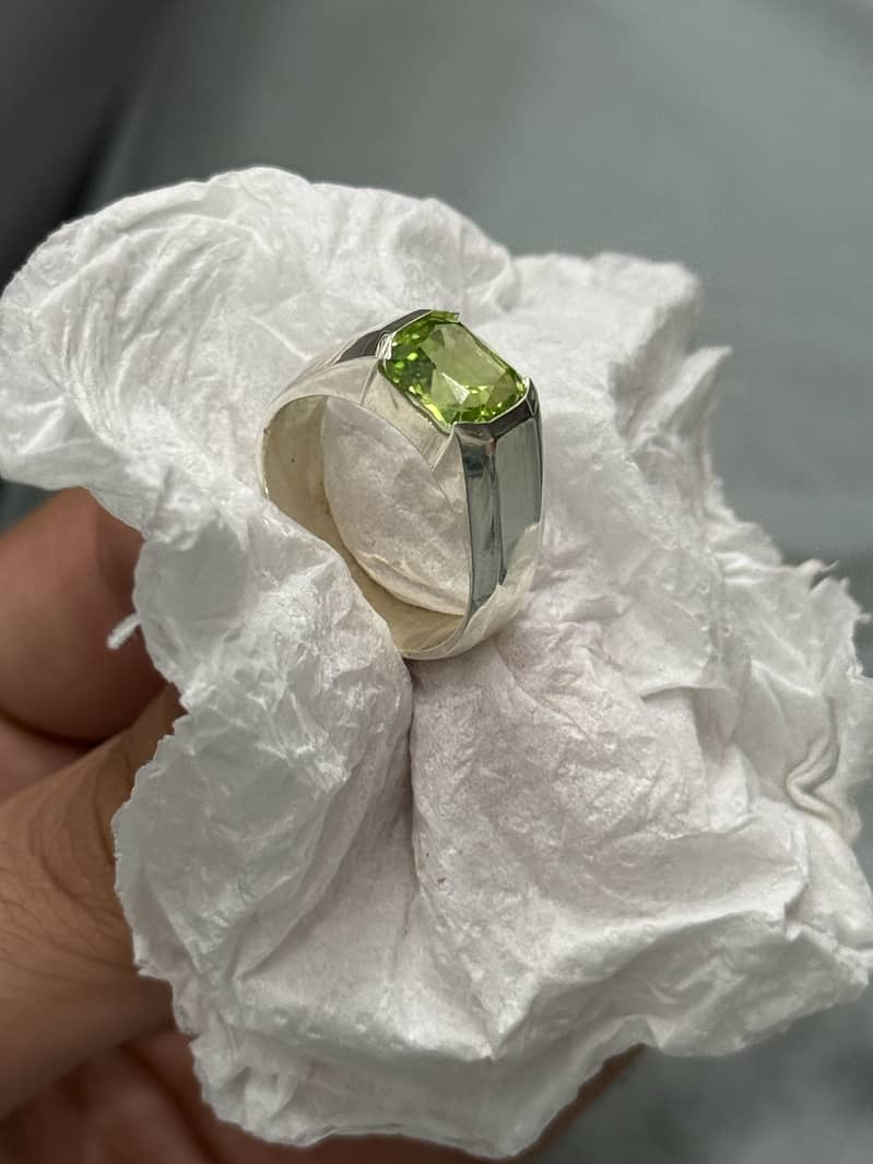 peridot ring 1