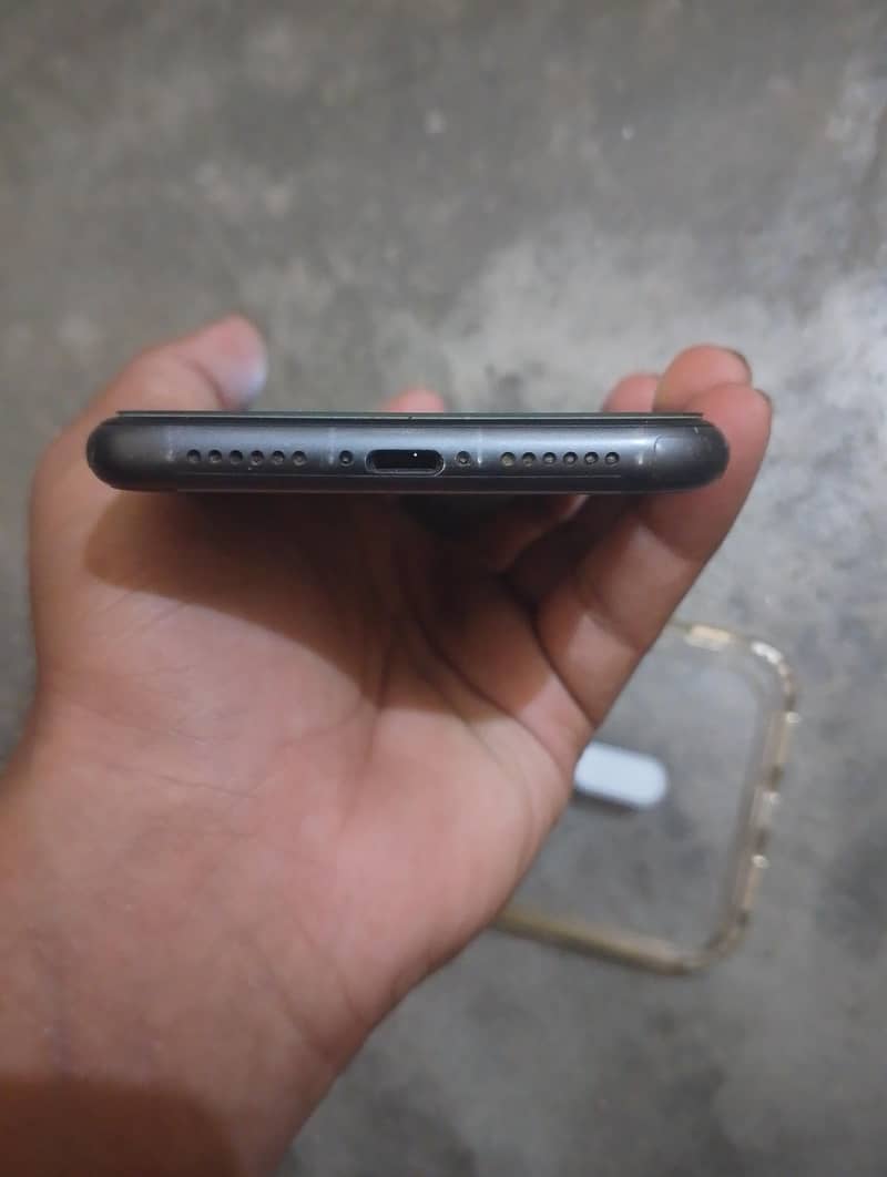 Apple iPhone 11 6