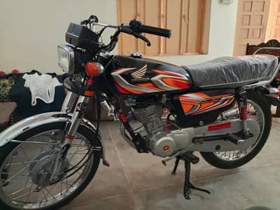 Honda CG 125 - 2022 (Lush Condition)