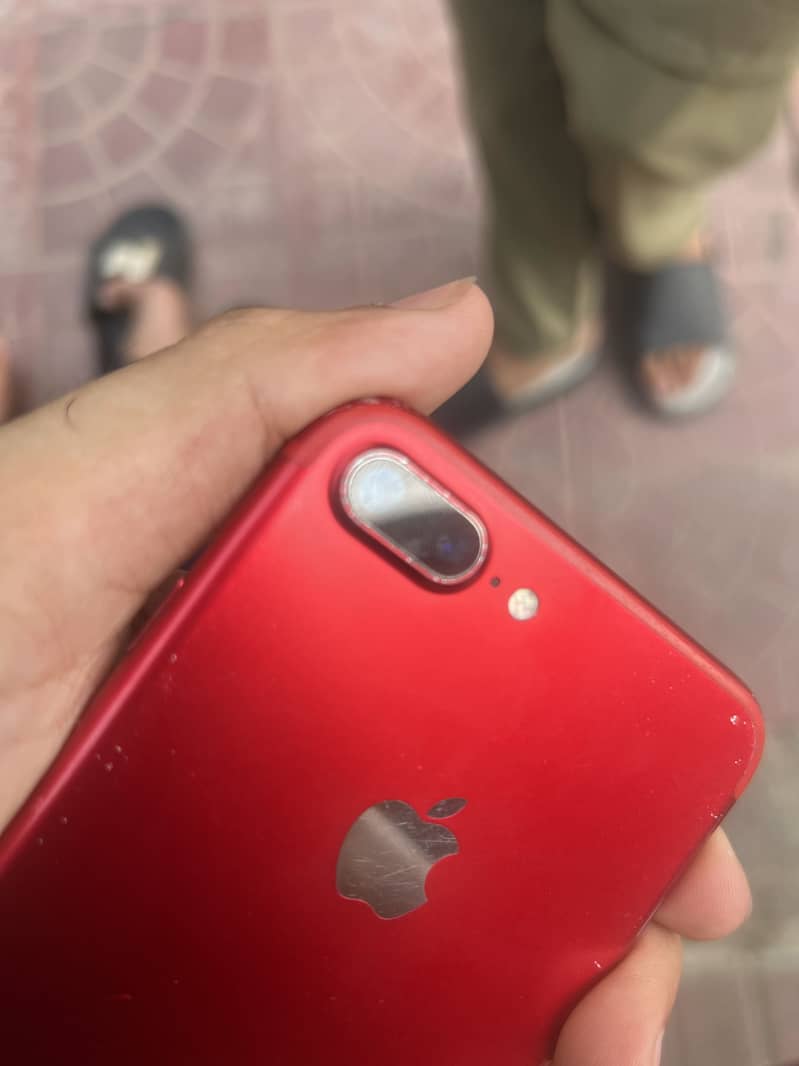 iPhone 7+. 5