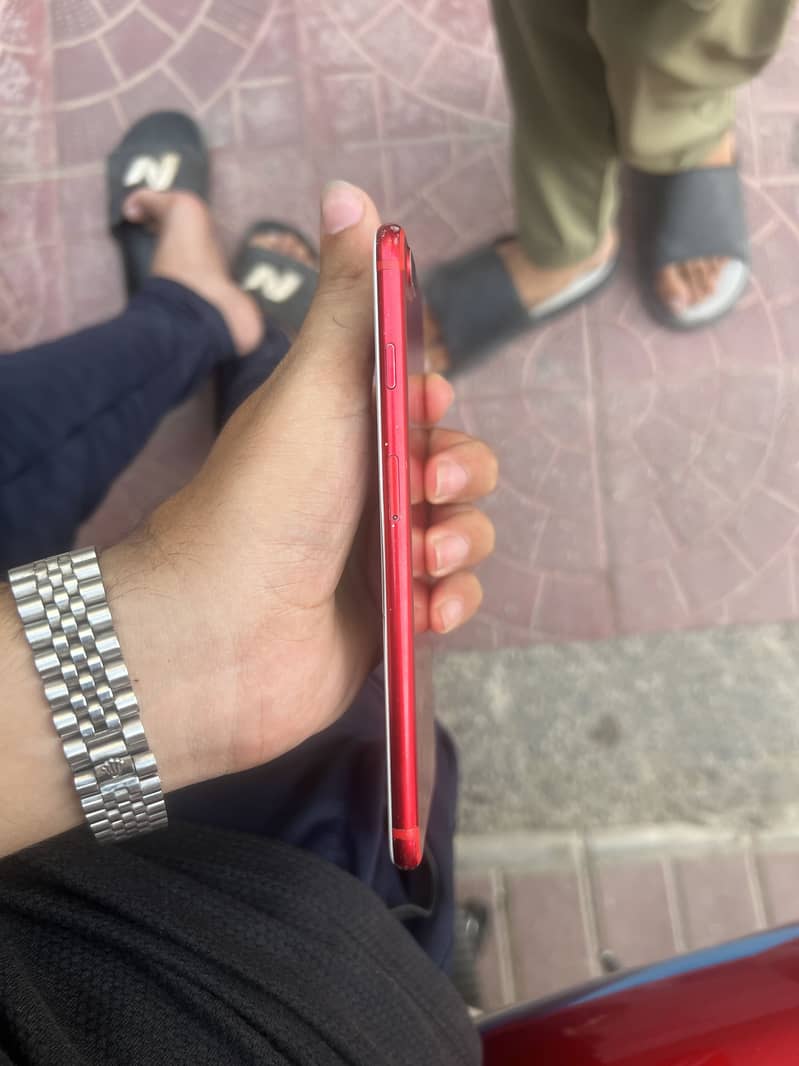 iPhone 7+. 9
