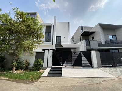 10 Marla Modern White Elevation House Is Available For Sale In Lake City