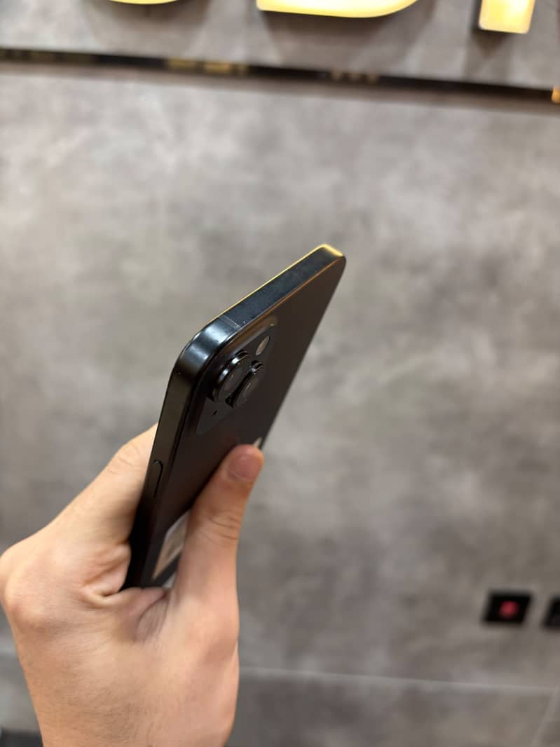 Apple iPhone 15 plus 4