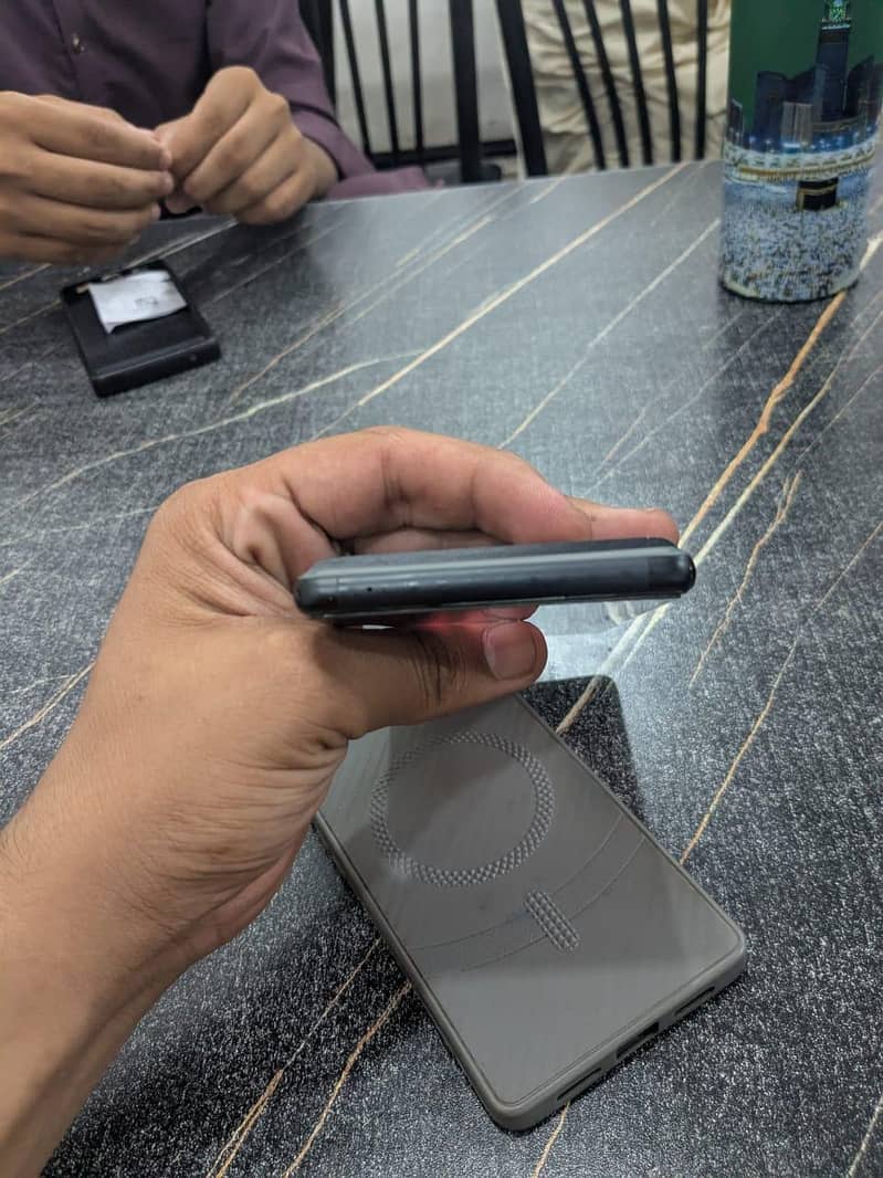 Google Pixel 6 4