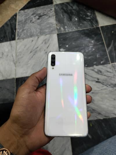 Samsung Mobile A70