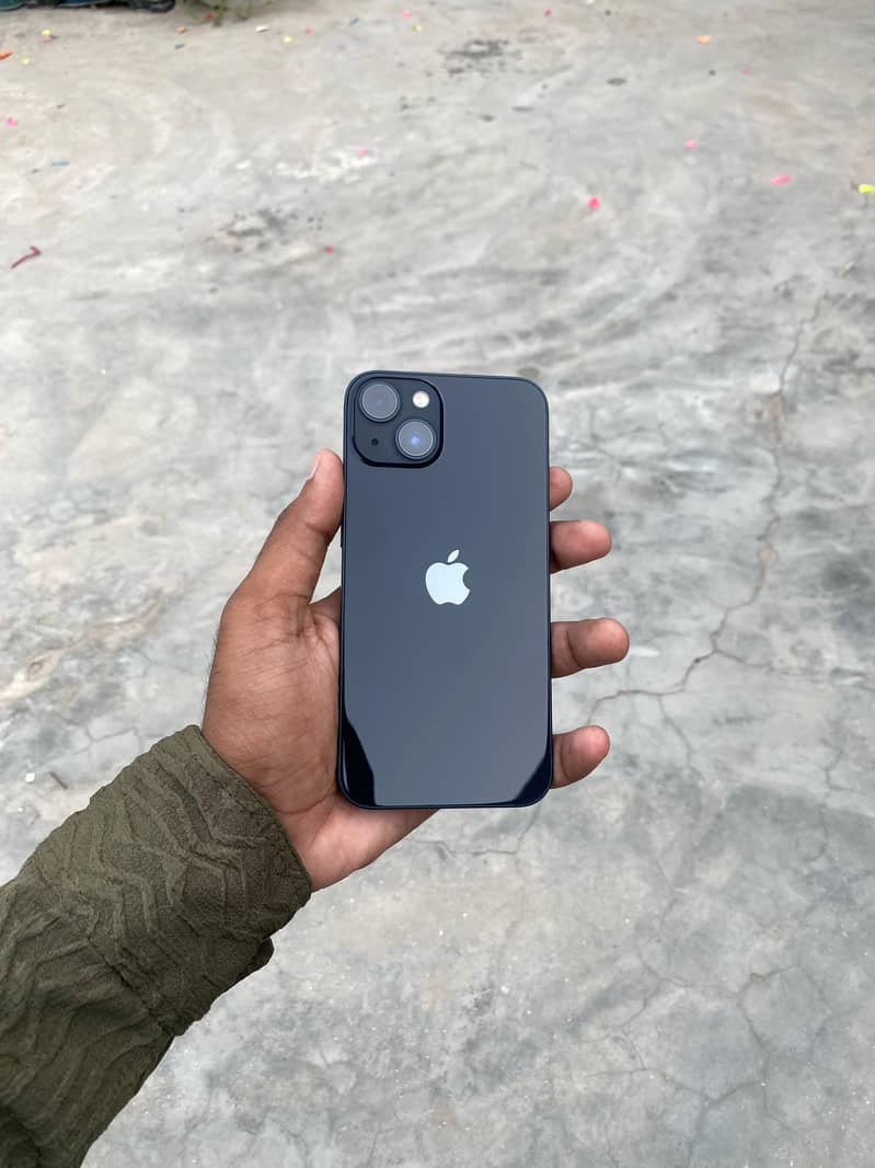 Apple iPhone 13 0