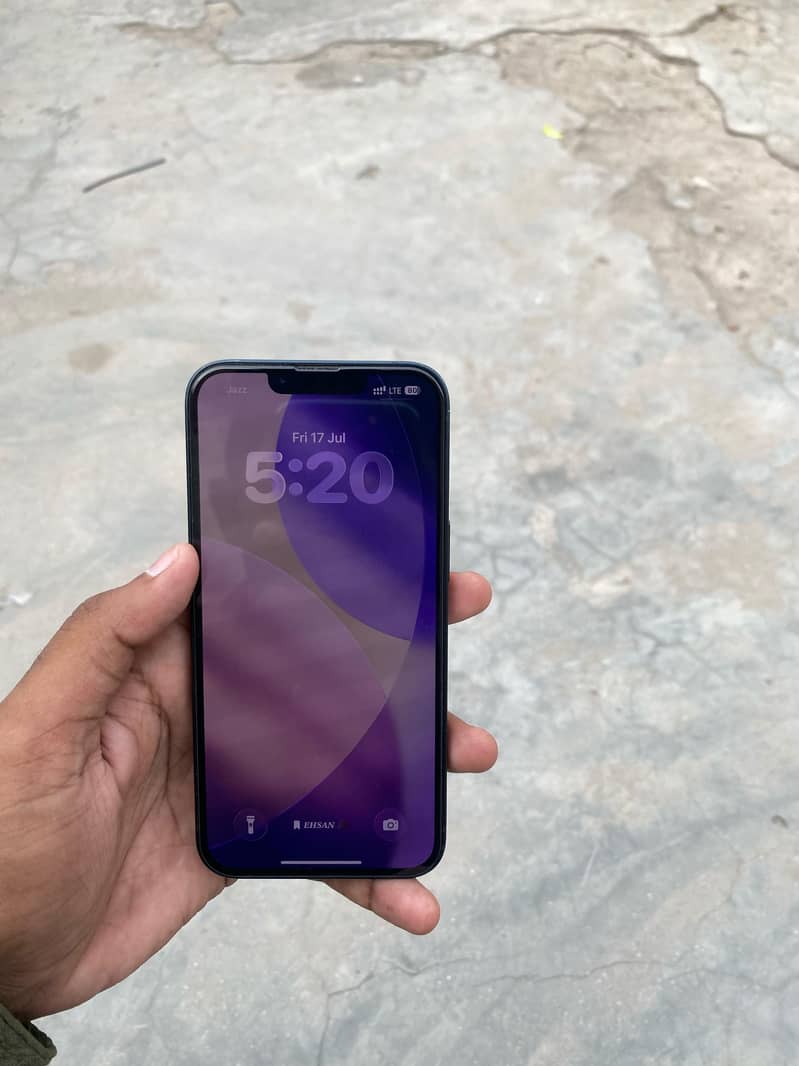 Apple iPhone 13 6